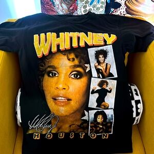 Whitney Houston T-Shirt 🖤🎶